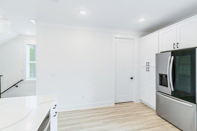 Building Photo - 125 Blue Eden Lp