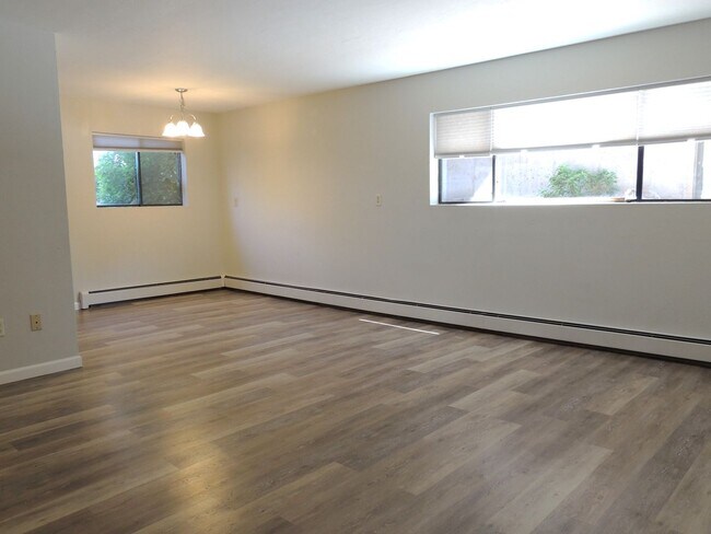 Building Photo - 1140 Walnut Ave
