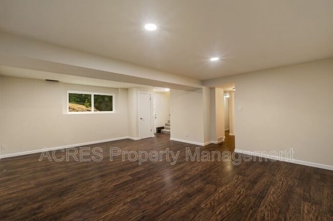 Building Photo - 12126 SE 160th St