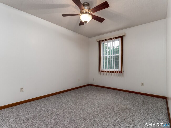 Building Photo - 115 Brandegee Ln