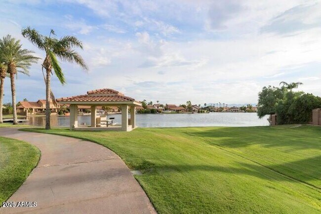 Building Photo - 3822 E Wildwood Dr