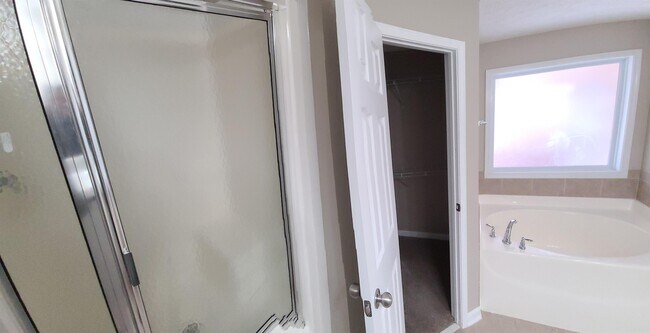 Building Photo - 9016 Scottsdale Ct