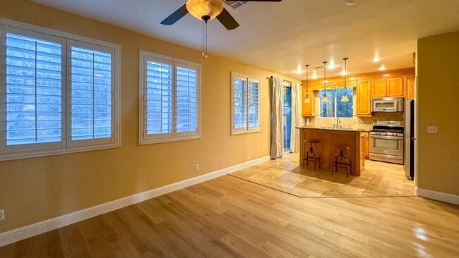 Building Photo - Freshly Updated 3BD Home, Island Kitchen &...