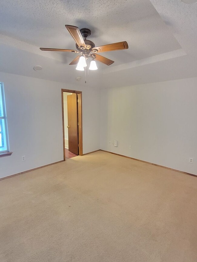 Building Photo - 6903 Michelle Dr