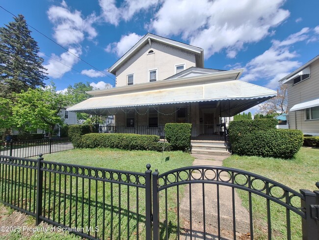 Primary Photo - 234 E Drinker St