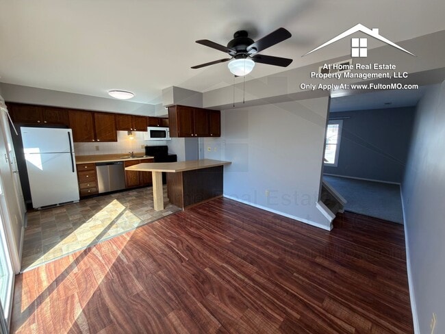 Building Photo - 1904 Springdale Ct