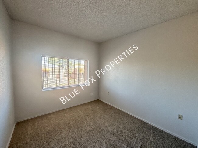 Building Photo - 1721 W Dalehaven Cir