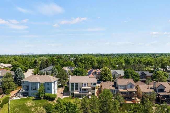 Building Photo - Luxury 6BD, 5BA Recently Remodeled Littlet...