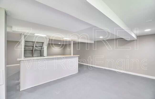 Building Photo - 2700 Steeplechase Ln