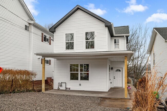 Building Photo - Gorgeous 3 bedroom home in Verona available now!