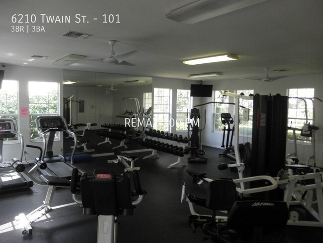 Building Photo - 6210 Twain St