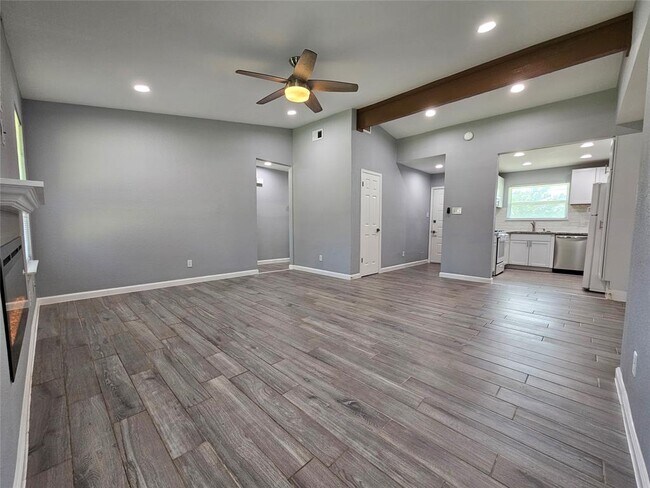 Building Photo - 2603 Peach Tree Ln