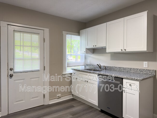 Building Photo - 129 N Prince St