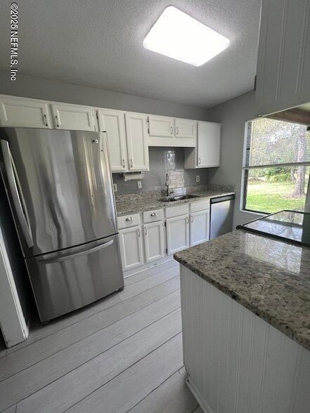 Building Photo - 3811 English Colony Dr N