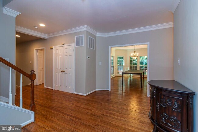Building Photo - 7300 Scarlet Oak Ct