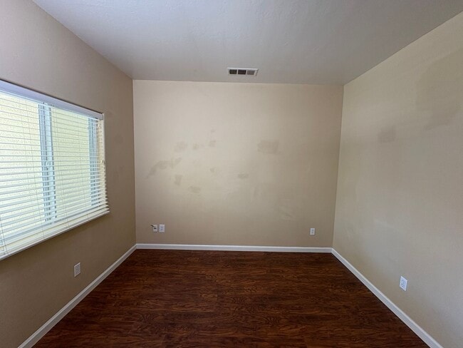 Building Photo - Two story home in SW Visalia coming soon!