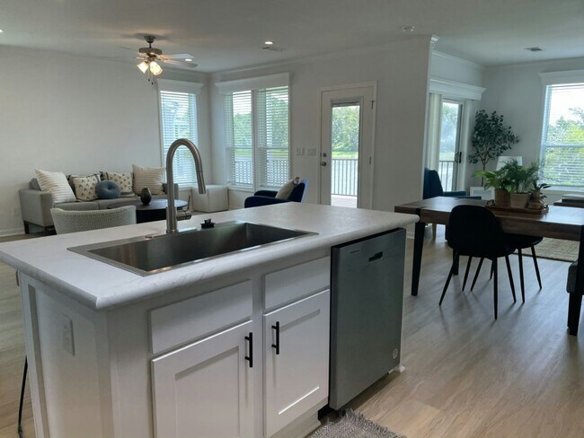 Building Photo - 4930 Coopers Hawk Pl