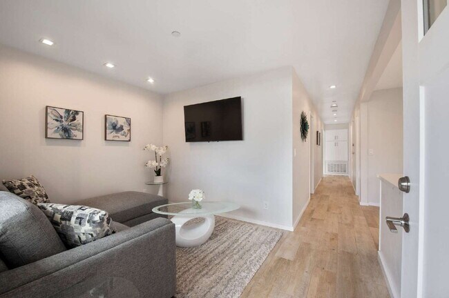 Building Photo - Sonoma 4 Bed 2 Bath Home.