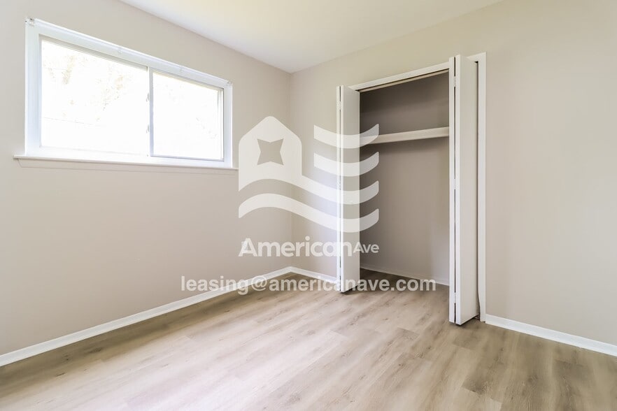 Building Photo - 21261 Abrahm St