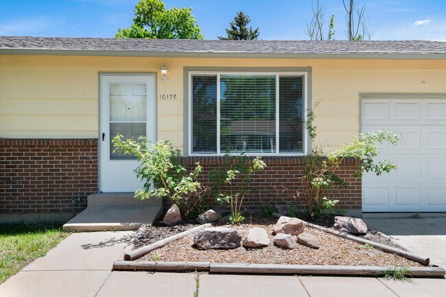 Building Photo - 16176 E Bates Dr