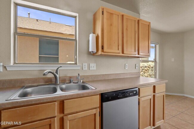 Building Photo - 10822 Elise St