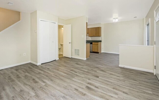 Building Photo - Three level townhome in Taskers Chance available mid June!