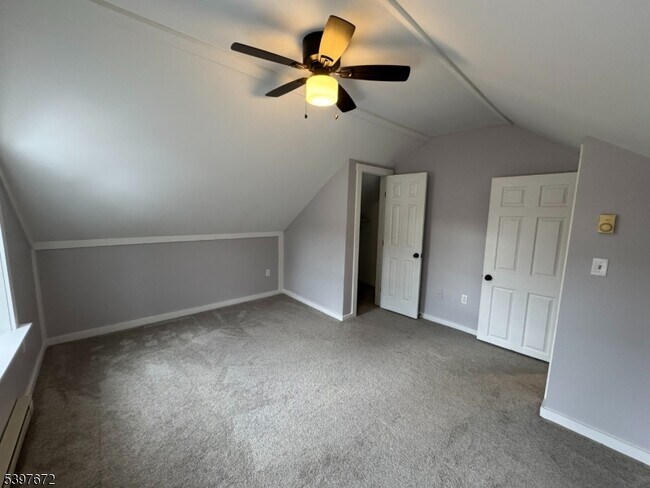 Building Photo - 606 Hardyston Ville Rd