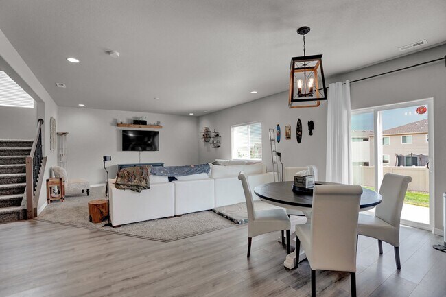 Building Photo - 8345 Talc Dr