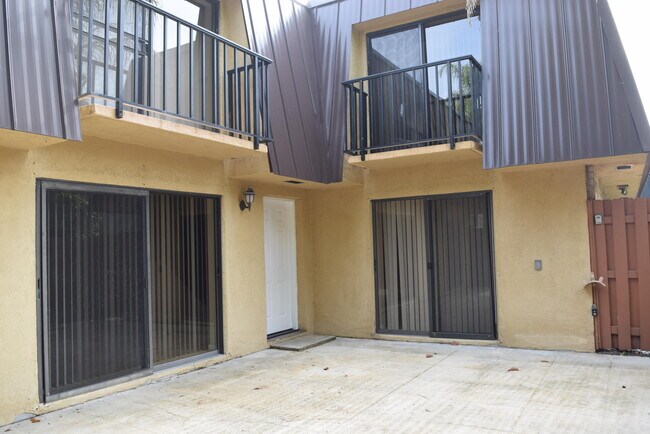 Building Photo - 5945 SE Windsong Ln