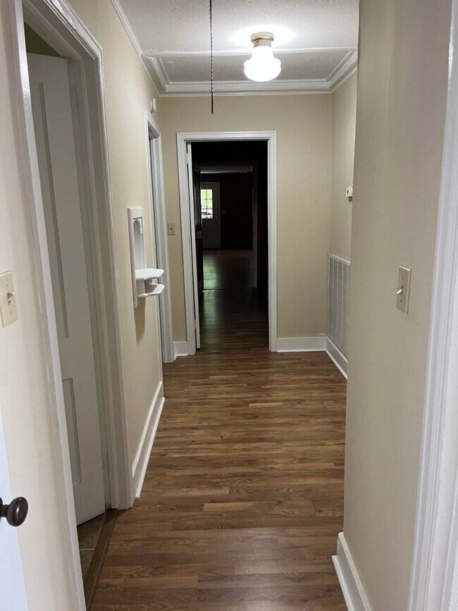 Building Photo - 148 Hwy 30 E