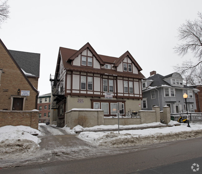 Building Photo - 250 Langdon St