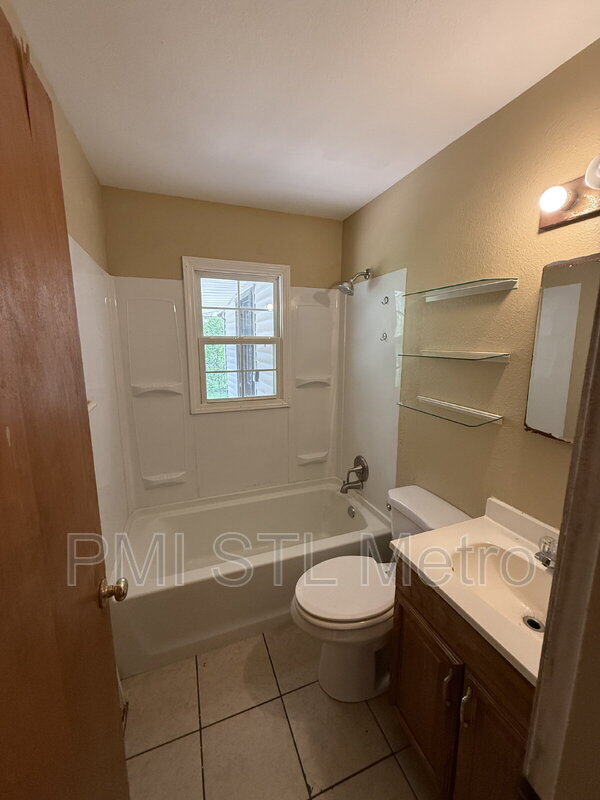 Building Photo - 1246 Darr Dr
