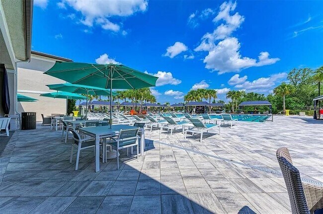 Building Photo - 15459 Santa Pola Dr