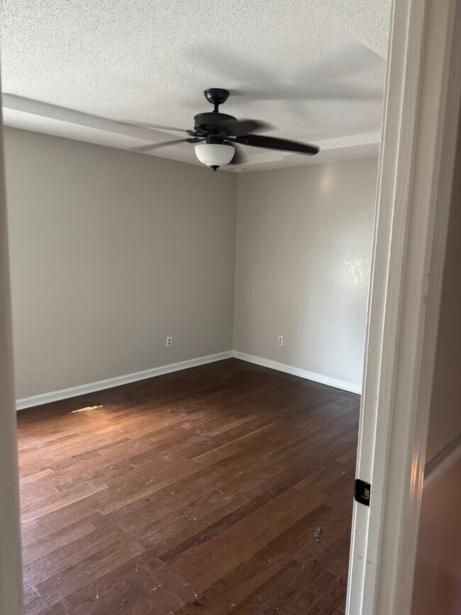 Building Photo - 479 Ervin Ln