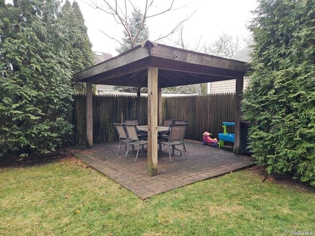 Building Photo - 30 Shipherd Ave