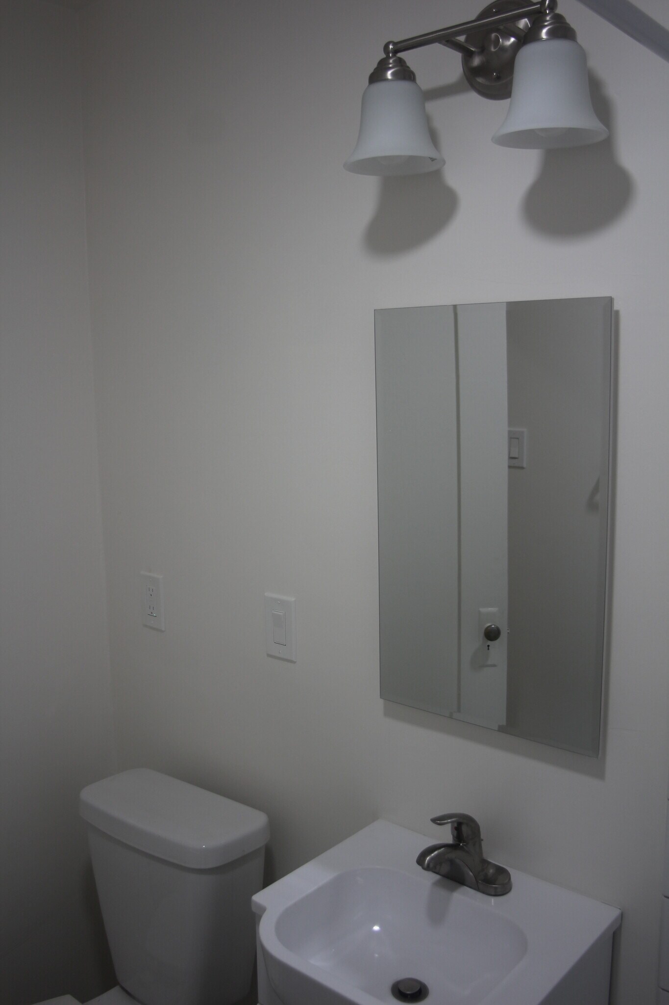 Building Photo - 911 S Marguerita Ave