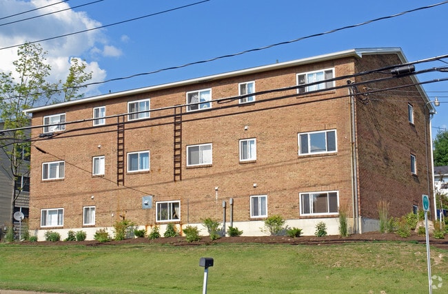 Building Photo - 2601 Columbia Dr