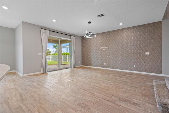 Building Photo - 10437 SW Captiva Dr