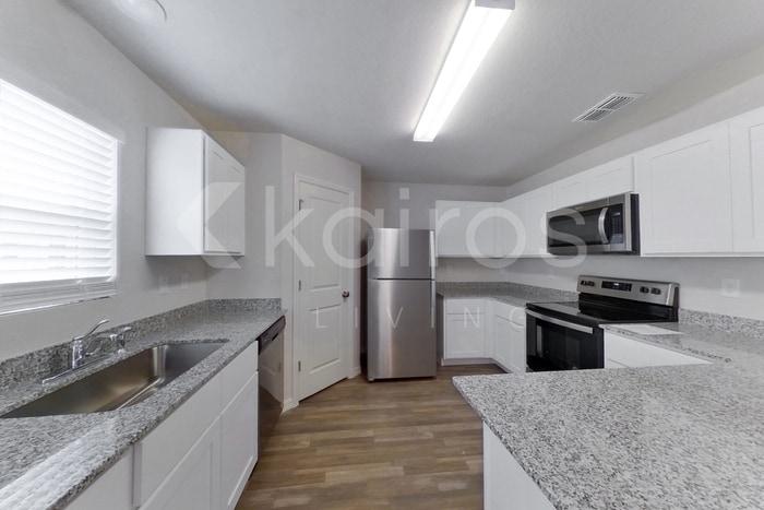 Building Photo - 3158 Alwood St