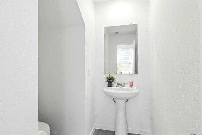 Building Photo - 18210 Via Aurelia Dr