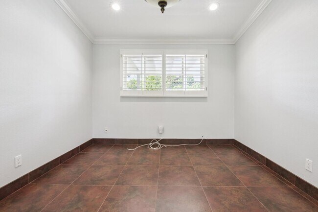 Building Photo - 1662 Palau Pl