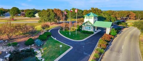 Building Photo - 118 Larkspur Ln