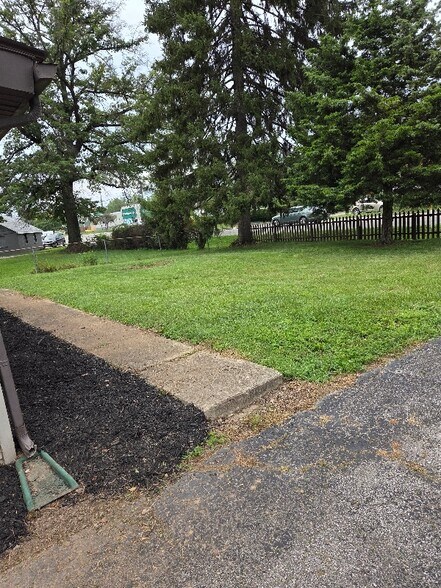 Building Photo - 1955 Hopkins Ave