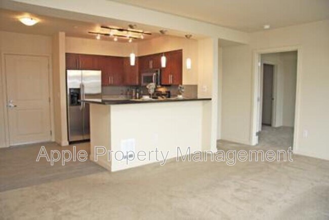Building Photo - 211 Kirkland Ave