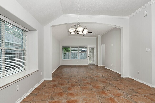 Building Photo - 10912 Redbird