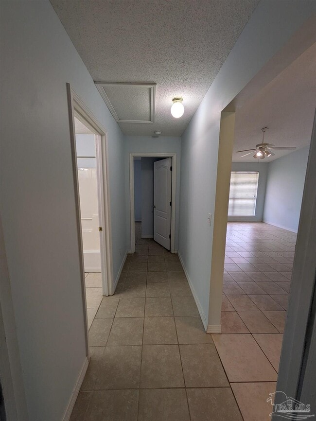 Building Photo - 3359 Green Briar Cir