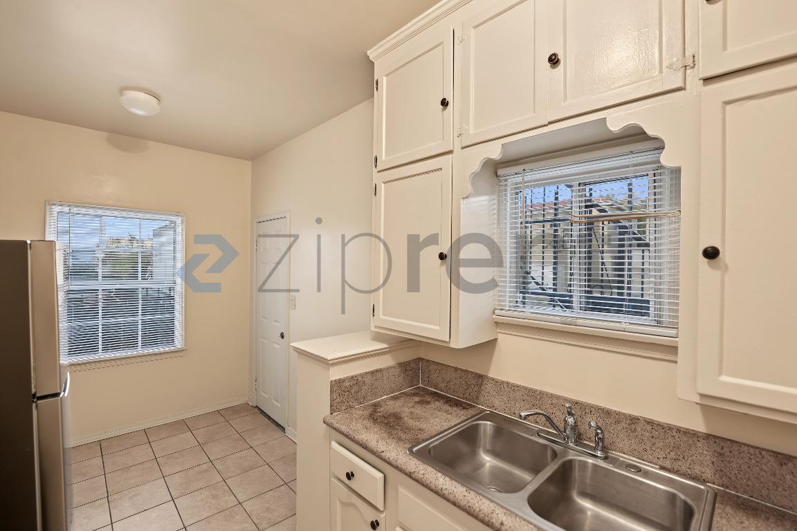Building Photo - Unit 4268