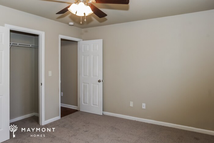 Building Photo - 100 Foxford Ln