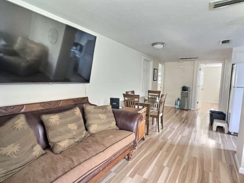 Building Photo - 4514 S Lockwood Ridge Rd