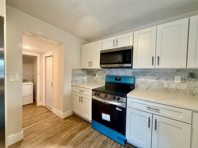 Building Photo - 2730 NE 9th Terrace